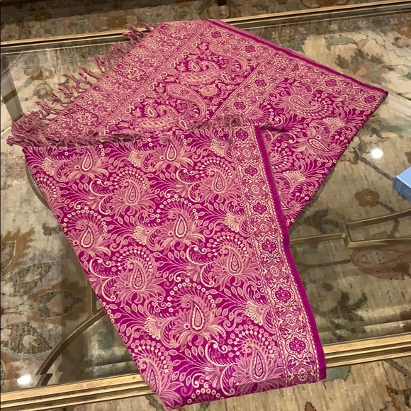 Pink pashmina